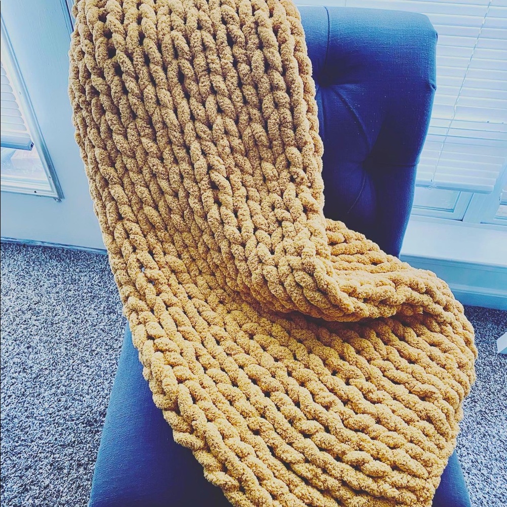 Custom made chunky knit blanket